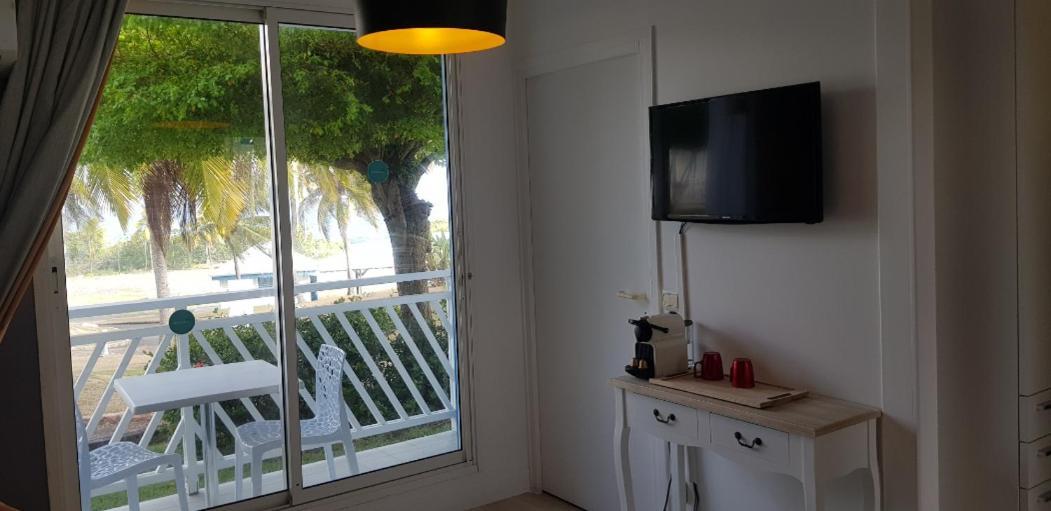 Romantique Et Bel Appartement En Bord De La Mer, Piscine Surveillee Et Belle Plage A 50M Saint-Francois  Kültér fotó