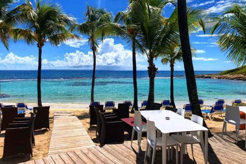 Romantique Et Bel Appartement En Bord De La Mer, Piscine Surveillee Et Belle Plage A 50M Saint-Francois  Kültér fotó